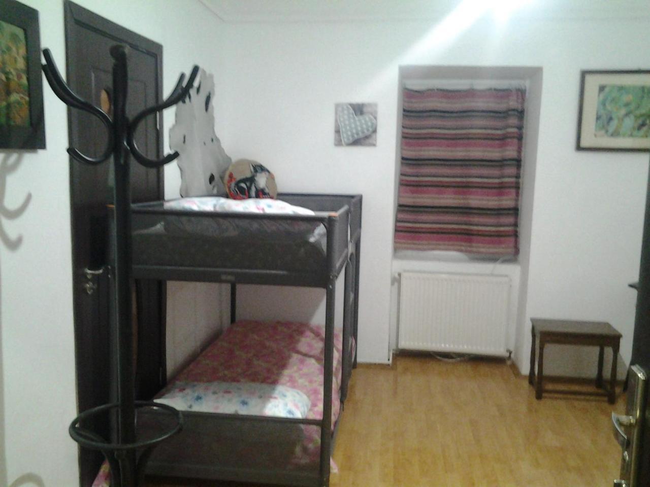 Leyla Hostel Brașov Exterior foto